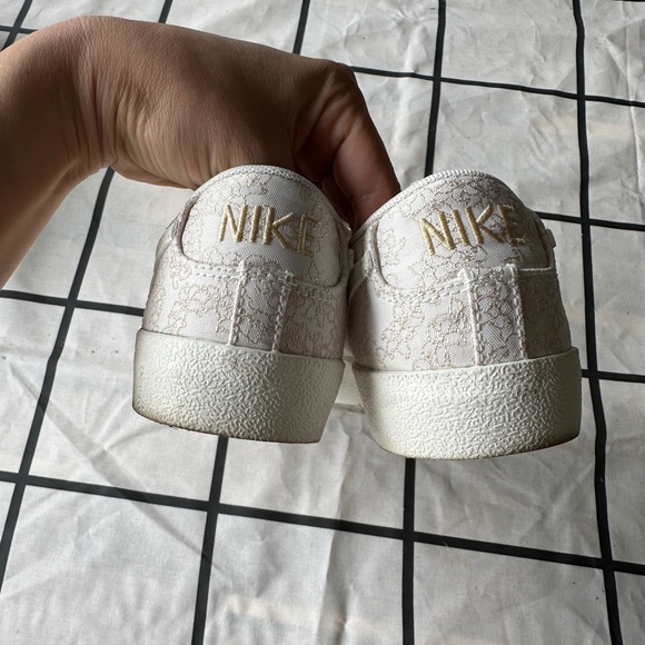 Nike Women’s Blazer Low ‘77 SE in Sail/Sesame - Picture 4 of 8